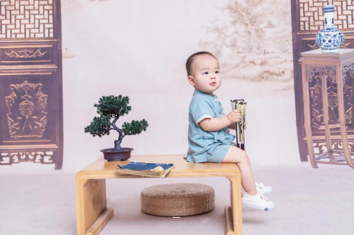 改则四个月宝宝可以坐着吗 改则四个月宝宝可以坐着吗